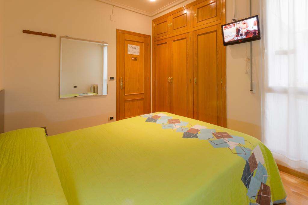 Pension Logroño Habitación foto