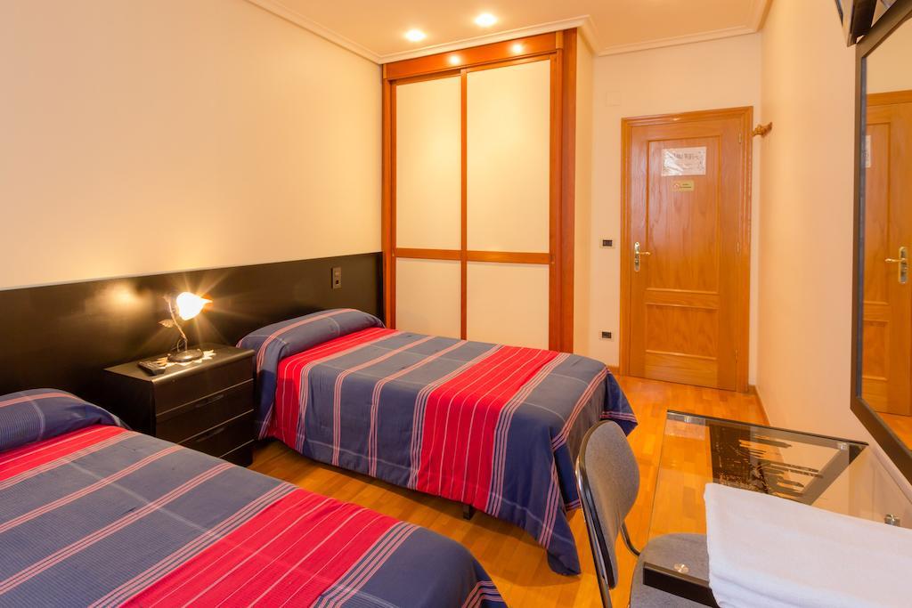 Pension Logroño Habitación foto