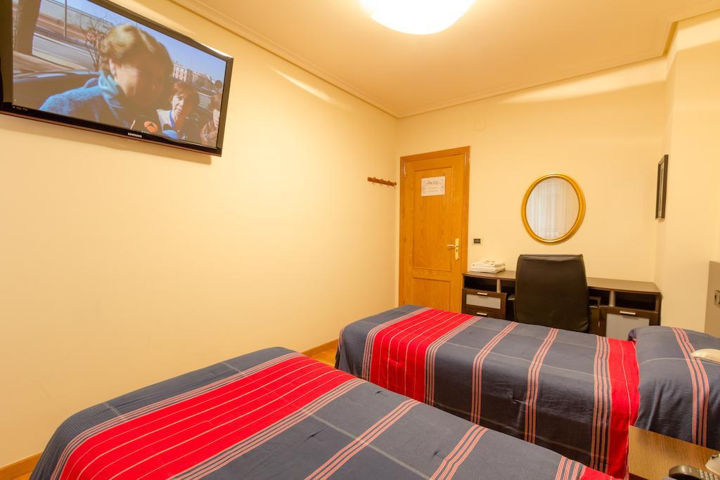 Pension Logroño Habitación foto